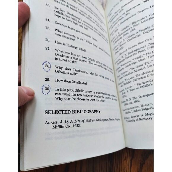 A Lot of 4 Cliff Notes Books (Shakespeare) in Good Condition - Picture 9 of 9